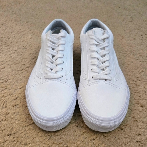 Vans Shoes - Vans Leather Old Skool Size 6.5
